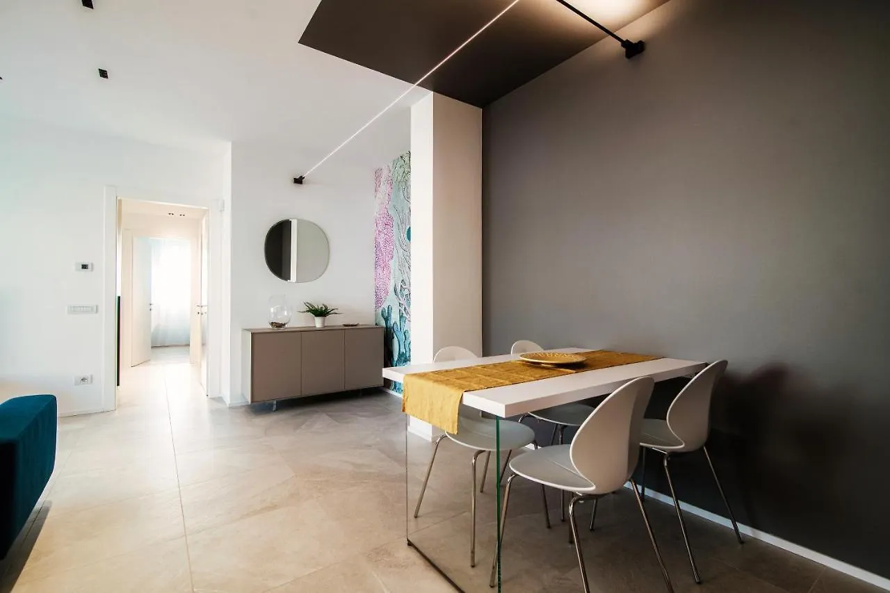 Sette - By Myhomeincomo Apartment
