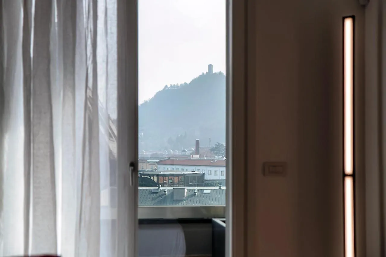 Apartment Sette - By Myhomeincomo